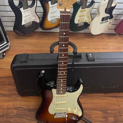 Fender American Professional Stratocaster with Rosewood Fretboard 2017 - 2019 - 3-Color Sunburst image 4