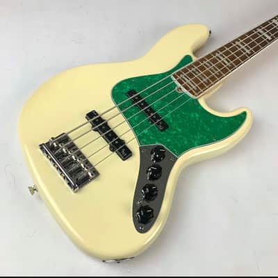 Fender American Deluxe Jazz Bass V with Pau Ferro Fretboard 2010 - 2016 - Olympic White image 3