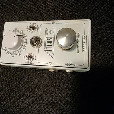 Spaceman Effects Atlas IV Preamp Booster - White Light image 1