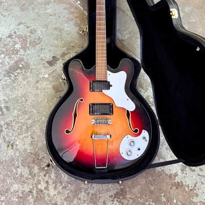 Mosrite Celebrity 3 c 1967 - Sunburst original vintage USA Mosley image 4