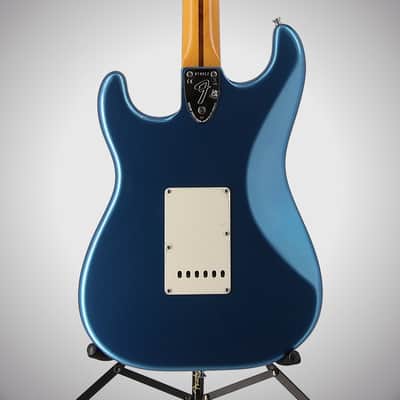Fender Certified Pre-Owned American Vintage II 1973 Stratocaster, Maple Fingerboard, Lake Placid Blue (M12) (14917) image 2