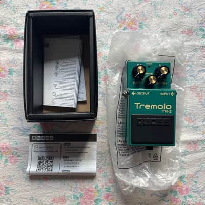 Boss TR-2 Tremolo (Silver Label) 1997 - Present - Green image 5