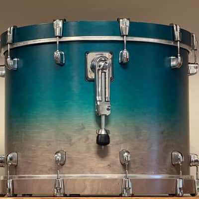 Tama 22" Starclassic Walnut Birch Satin Sapphire Fade 16x22 Bass Drum image 8