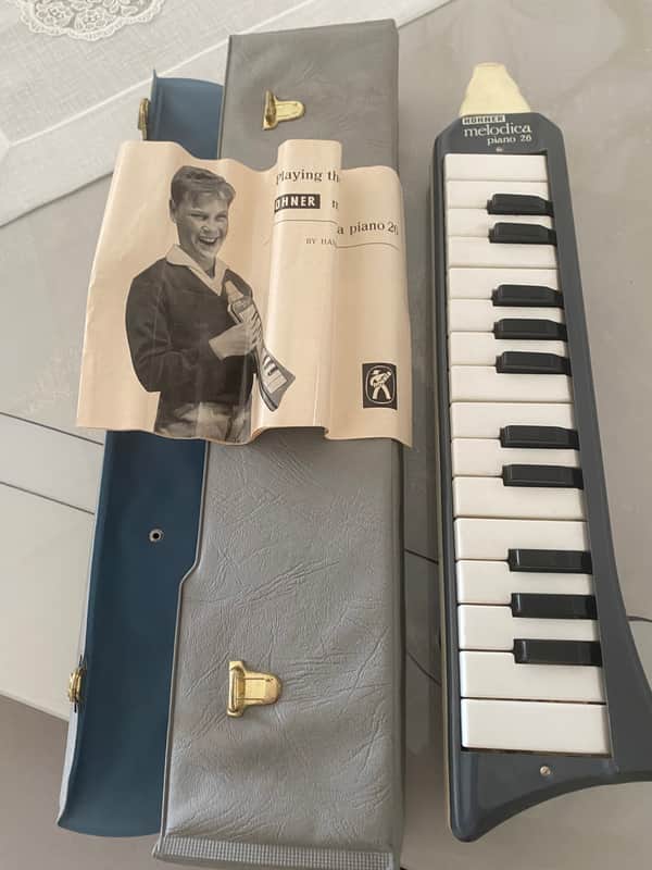 Hohner Melodica Piano 26 with Case and User Manual
