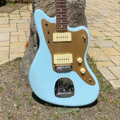 Fender CME Exclusive Classic Player Jazzmaster with Pau Ferro Fretboard 2018 - Lake Placid Blue image 2