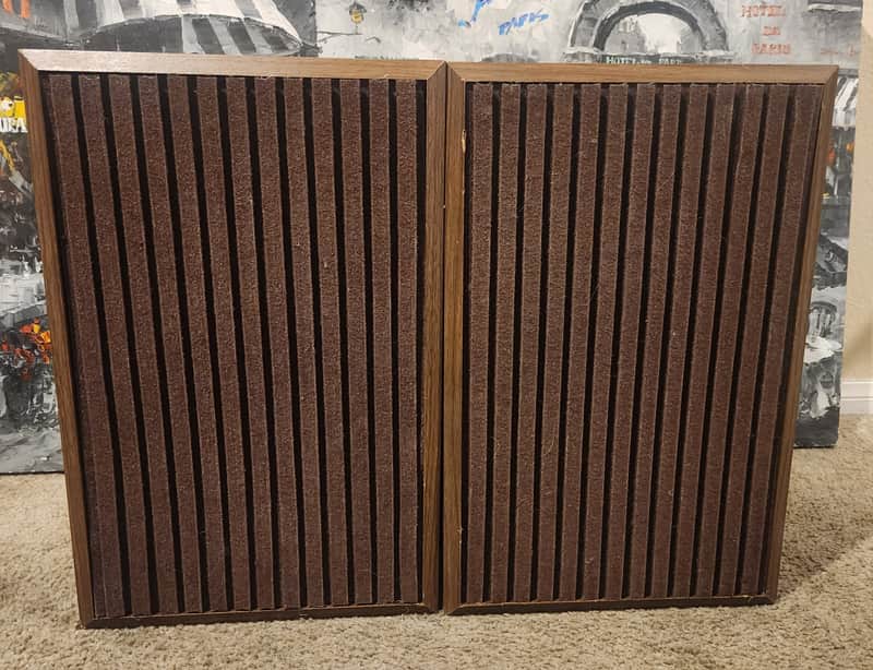 Sony or KLH Vintage 1980s speakers 1980 - Wood grain image 1