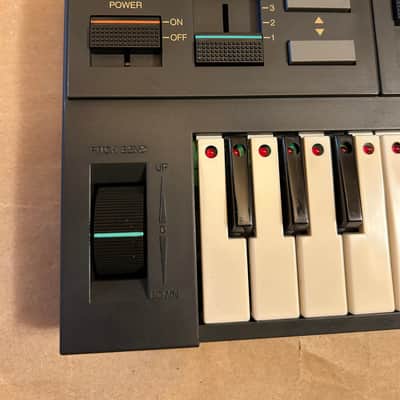 Yamaha TYU-40 80s RARE 25-key Mini Synthesizer MINT Condition in box with Microphone and 3 song cards image 4