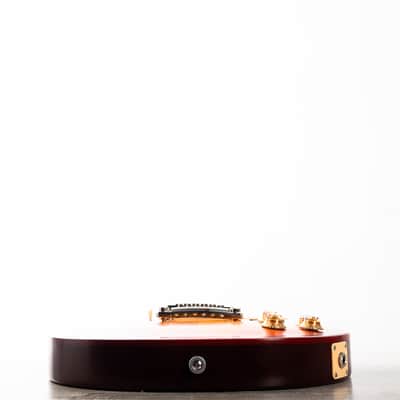 Gibson Les Paul Tribute Satin, Satin Cherry Sunburst | Demo image 16