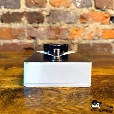 Chimera Mechanical Black Wall Octave Fuzz Pedal (*NEW* - Navy Sparkle/White) image 6