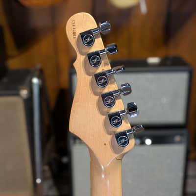 G&L Fullerton Deluxe Legacy HSS - Honey Burst image 6