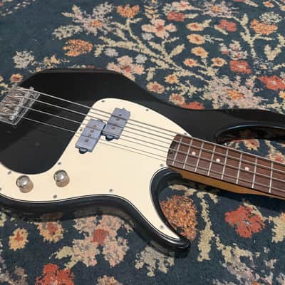 Peavey Milestone 4-String Electric Bass image 4
