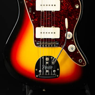Fender Jazzmaster 1966 - 3-Tone- Sunburst image 3
