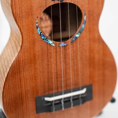 Special Issue KoAloha KSMR-12SI Cedar & Curly Mango Rosette Satin Soprano Longneck Ukulele image 2