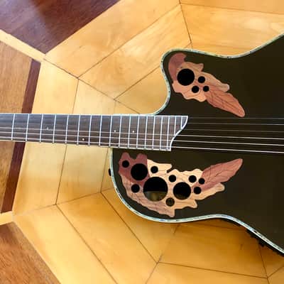 オベーション セレブリティ CC44 Ovation CC44 Celebrity Mid-Depth Cutaway Acoustic-Electric Guitar