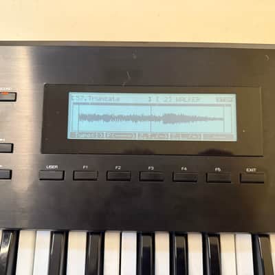 Roland - W30 Sampling Workstation image 2