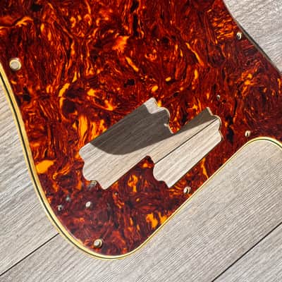 Vintage Fender Precision 60 thru 71  Tortoise USA avri 62 60’s pickguard USA image 7
