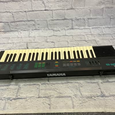 Yamaha PSR-6 Digital Synthesizer Keyboard image 6