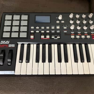 Akai MPK25
