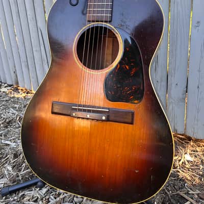 1946 Gibson LG-2 - Script Logo - Sunburst w/ Hardshell Case image 2