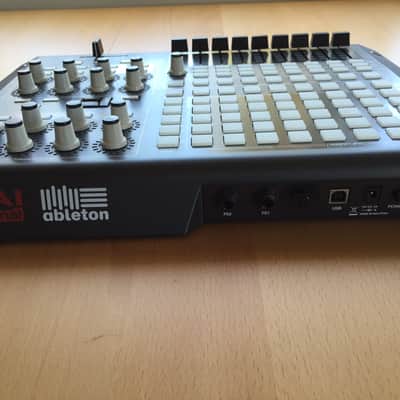 Akai APC40 2010s - Black image 2