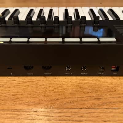 Native Instruments Komplete Kontrol S61 Mk2 - Black image 2