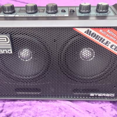 Roland mobile cube * Battery powered mobile amp * up to 15 hours running time * weighs only 2,5 kg * inputs for guitar, microphone, keyboards image 2