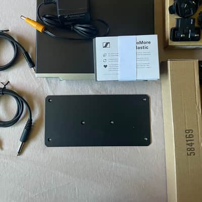Sennheiser EW-D CI1 Wireless Guitar System - Q1-Q6 w/Bonus Sennheiser Ci1REW Right-angle Guitar Cable image 7