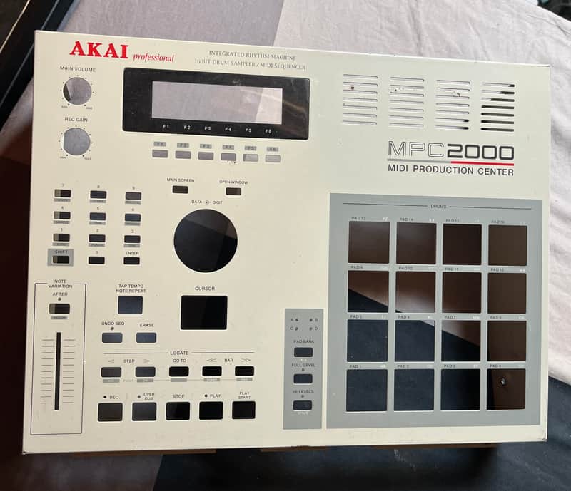 Face plate Akai MPC2000 MIDI Production Center 1997 - 2001 - Grey image 1