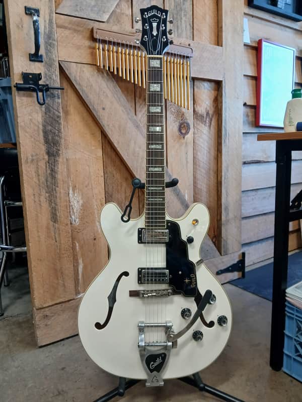 Guild Starfire V 2018 - White image 1