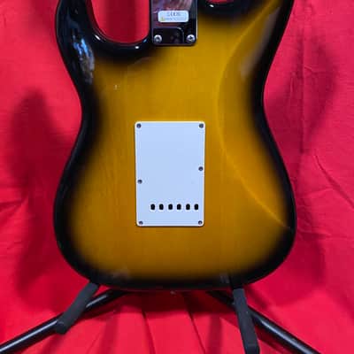 Fender JV Modified '50s Stratocaster HSS 2022 - 2024 - 2-Tone Sunburst image 2