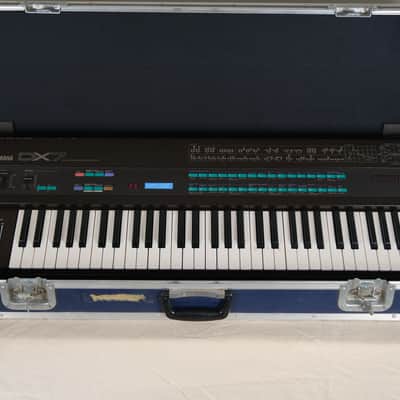 Yamaha DX7 Programmable Algorithm Synthesizer 1983 - 1987 - Black