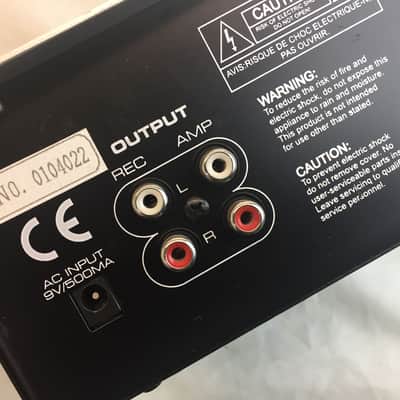 Stanton ESM-11 Stereo Preamp Mixer for DJ Two Turntable Inputs and Fader Feature image 9