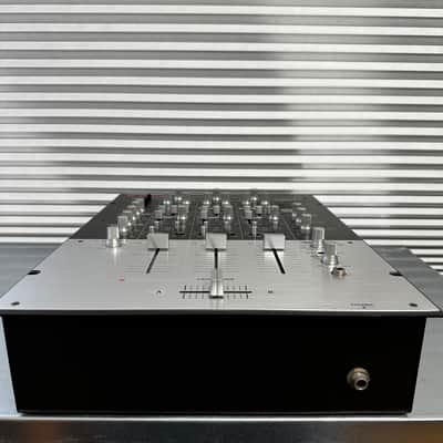 Vestax PMC-37Pro Professional Mixing Controller 2002 image 2