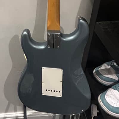 Fender 60s vintera Stratocaster - Blue image 2