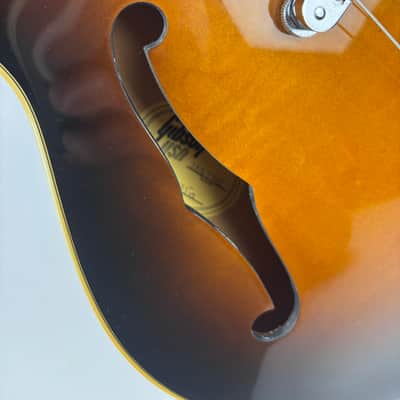 2002 Gibson ES-135 Humbuckers Vintage Sunburst w/OHSC image 3