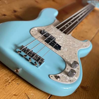 Fender Japan Exclusive Limited Edition 2023 FSR Daphne Blue Precision Bass Alder with Matching Headstock image 2