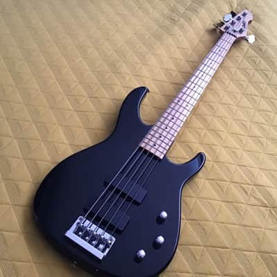 Peavey  Foundation 5 String Mid 1990’s Black image 2