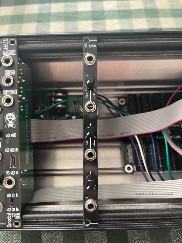 CatSynth Slimline Slew Limiter