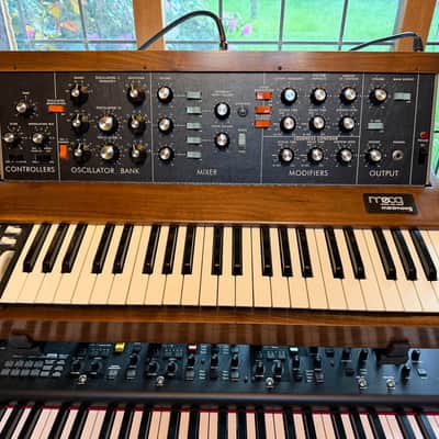 Moog Minimoog Model D Reissue 44-Key Monophonic Synthesizer (2016) 2016 - 2017 - Black / Wood