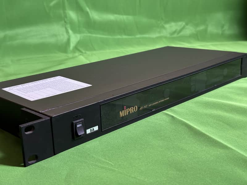 MiPro AD-707 UHF 4 Channel Antenna Divider Bild 1