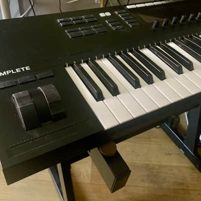 Native Instruments Komplete Kontrol S49 Mk2 2010s - Black image 2