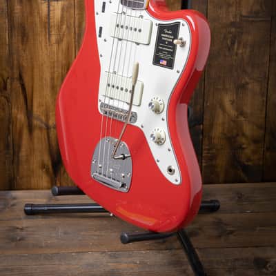 Fender AV II Jazzmaster, Rosewood Fingerboard - Dakota Red image 4