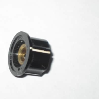 ONE used Toya B-1122 Vintage Boss Pedal Replacement KNOB, JAPAN, 1980s, fits split shaft pot - for OD1,DM2,PH1,CE2&more [NO pot/NO pedal(s)] black hard plastic, top side has silver colored reflector, 1 set screw, center under-side is brass color metal image 7