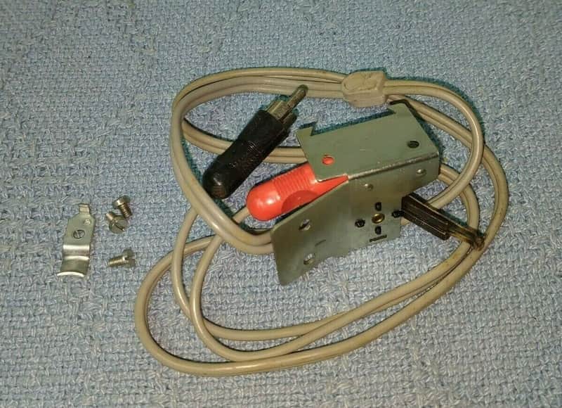 Vintage Mute Switch RCA Outputs Hardware for Dual 1219 Turntable Tested Working image 1