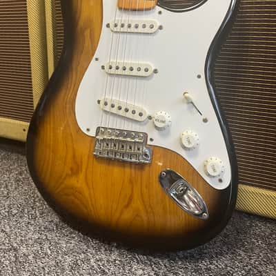 Fender Limited Edition 40th Anniversary 1954 Reissue Stratocaster with Maple Fretboard 1994 - 2-Color Sunburst image 15