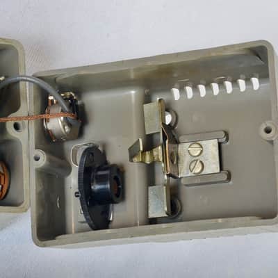 DeArmond Tremolo Control model 60B 1964-5 image 14