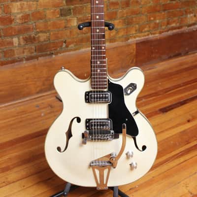 Domino Silverhawk 1960s White image 3