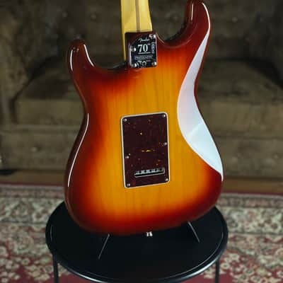 Fender 70th Anniversary American Professional II Stratocaster Comet Burst incl. Case + NEW image 11