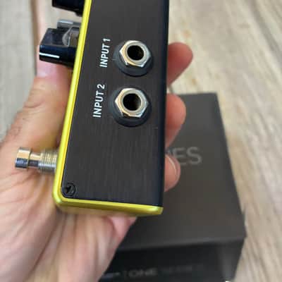 Source Audio Vertigo Tremolo electric guitar pedal with box 2010s - Green image 12
