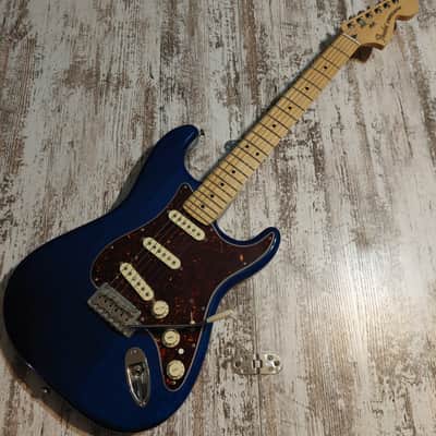 Fender Deluxe Players Stratocaster Ash body w/ Maple Fretboard 7 Tone Switch 70s Headstock Gen III Noiseless Pickups MIM image 2